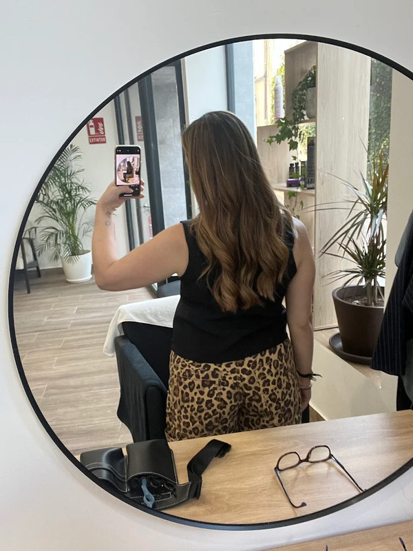 Salón de Belleza y Barbería 21-13 9