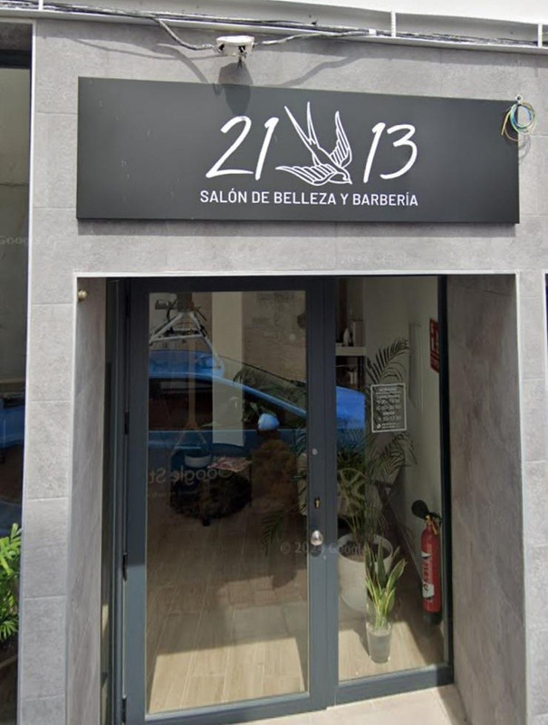 Salón de Belleza y Barbería 21-13 0