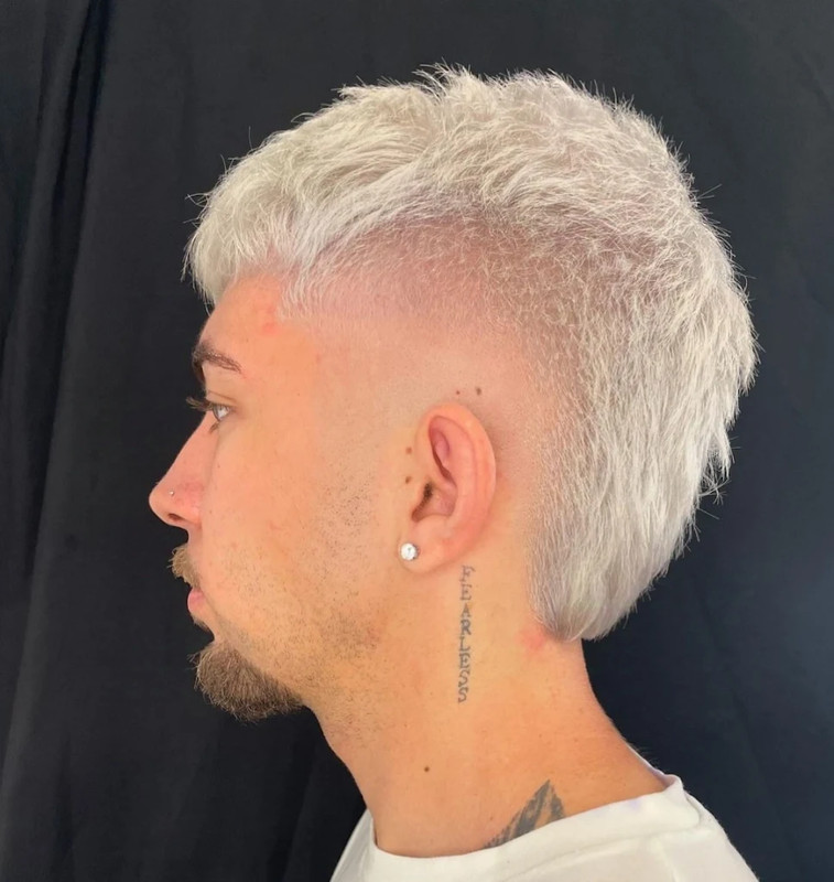 Salón de Belleza y Barbería 21-13 10