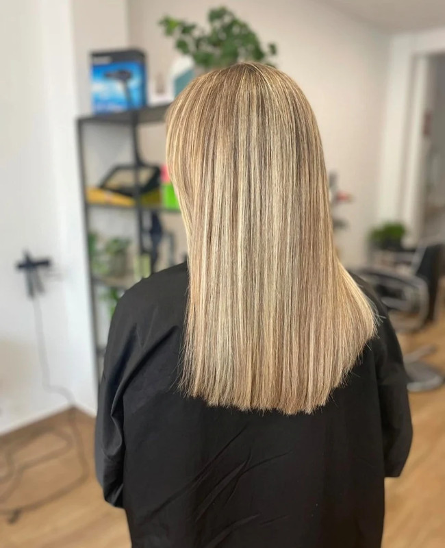 Salón de Belleza y Barbería 21-13 1