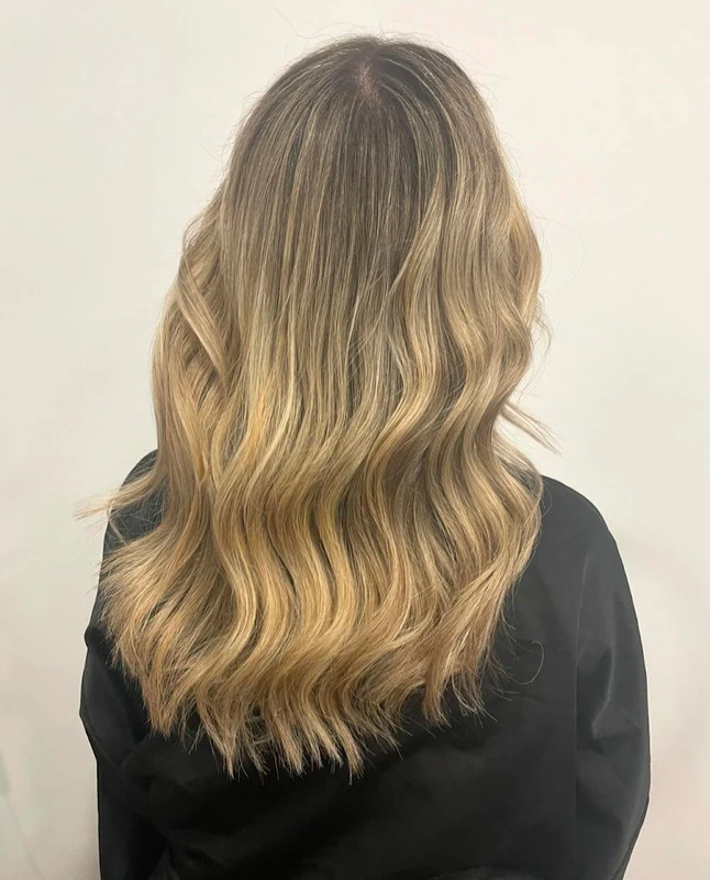 Salón de Belleza y Barbería 21-13 12